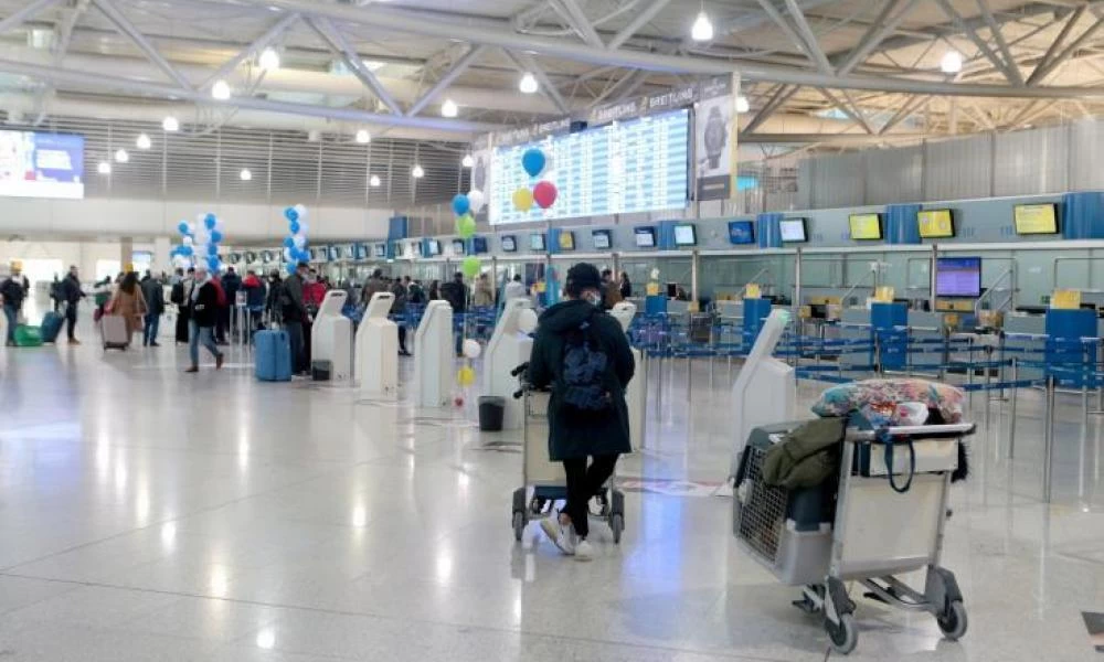 Ξεκινούν σήμερα οι πτήσεις από Βρετανία - Αυστηρότερα μέτρα στον Προμαχώνα